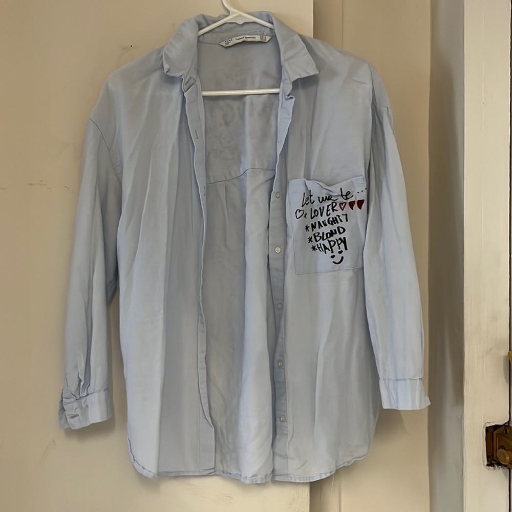 Zara shirt size Small, a little oversized!